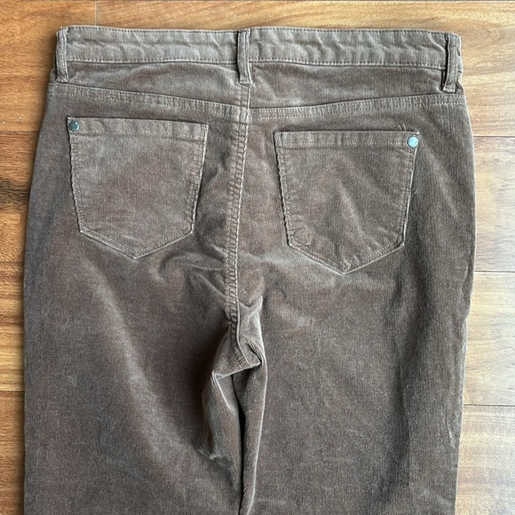Well Worn stretchy cords - Picture 10 of 11